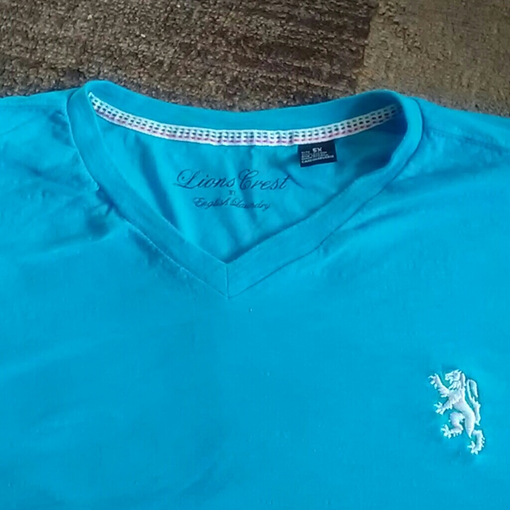 Lions crest vnevk casual shirt NWOT
